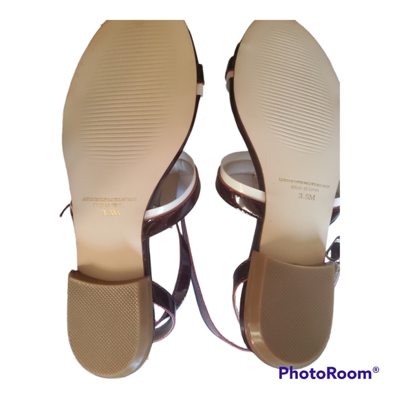 CINDERELLA OF BOSTON Women’s Burgundy White Flat Sandals Shoes - Size 3.5 M - Picture 4 of 4